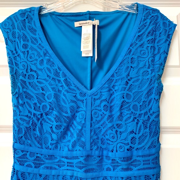 GORGEOUS DRESS - Picture 2 of 8